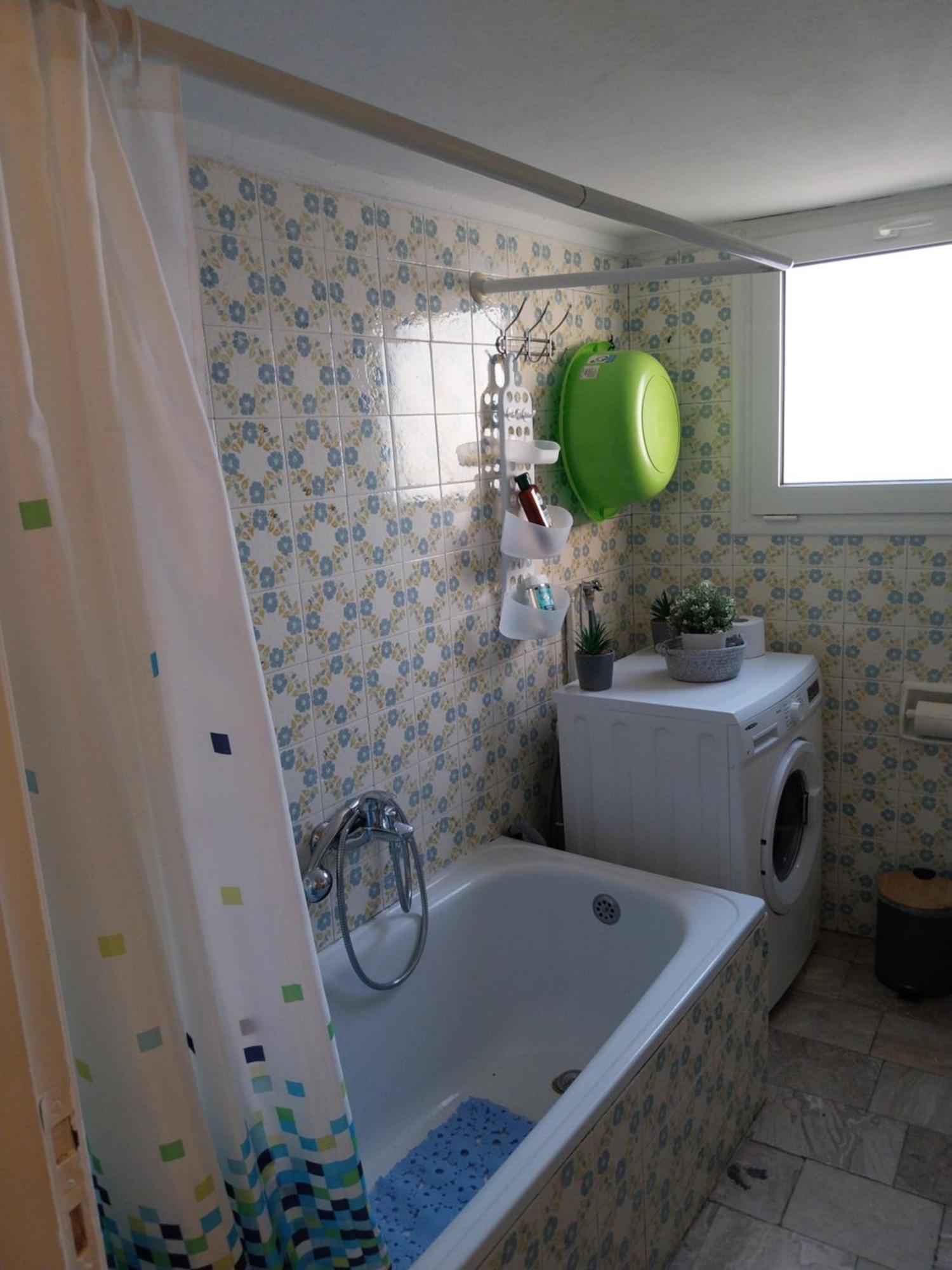 Cozy & Bright Home 50M From Subway -Agios Antonios Athens Exterior photo