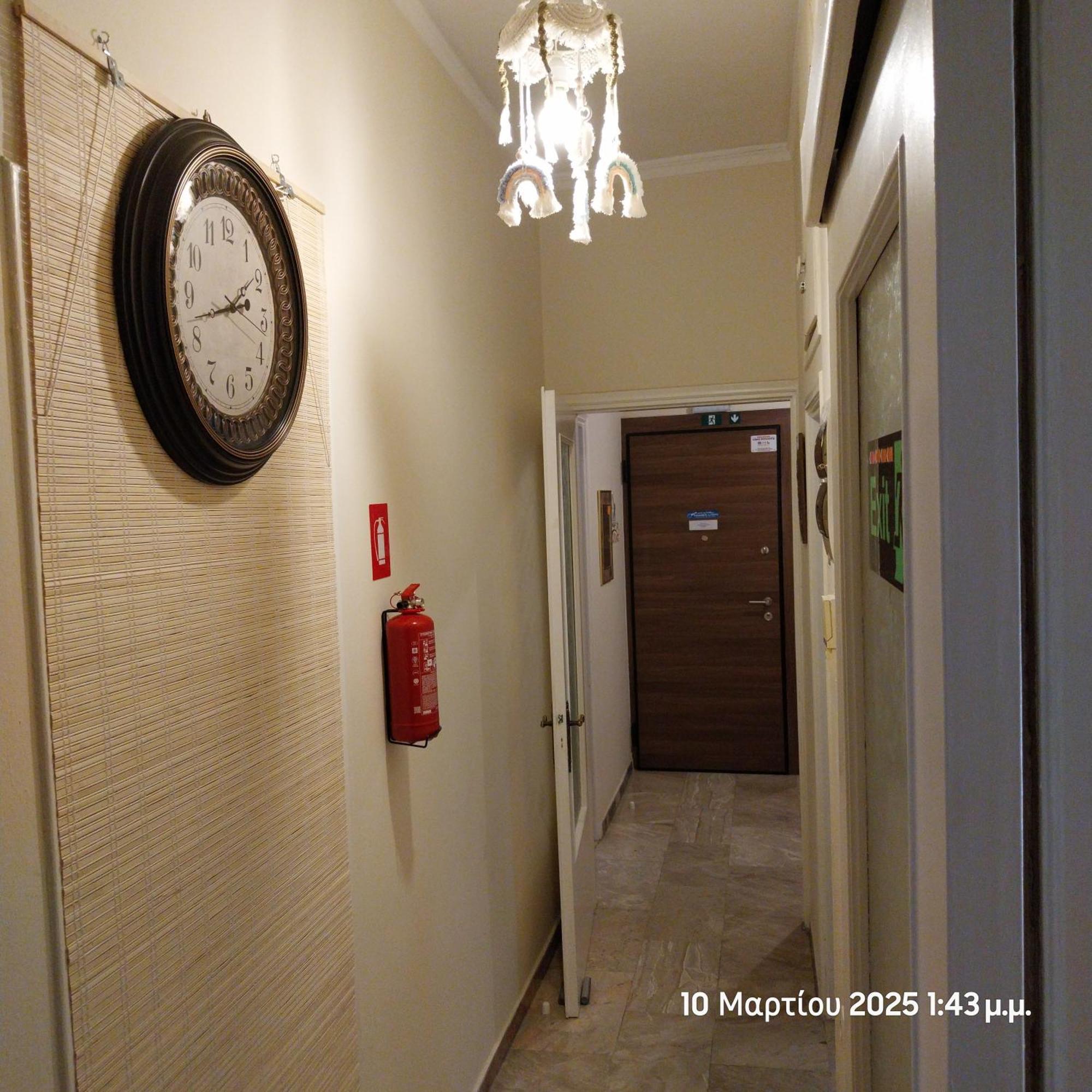 Cozy & Bright Home 50M From Subway -Agios Antonios Athens Exterior photo